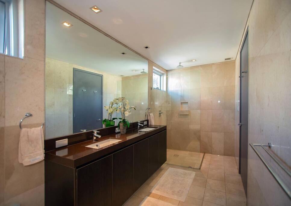 Exquisite Family Near Coogee Beach Villa *